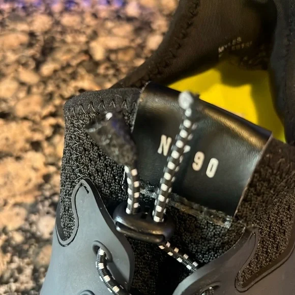 Steve Madden NY 90 black slip on sneaker very good condition size 10 women’s - Picture 14 of 14